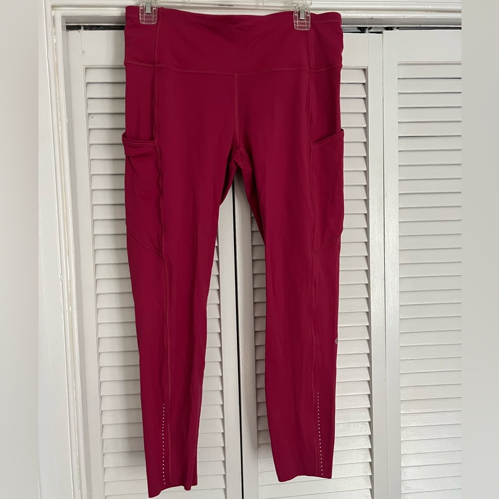 Lululemon Fast & Free leggings. Pomegranate. Size 10.